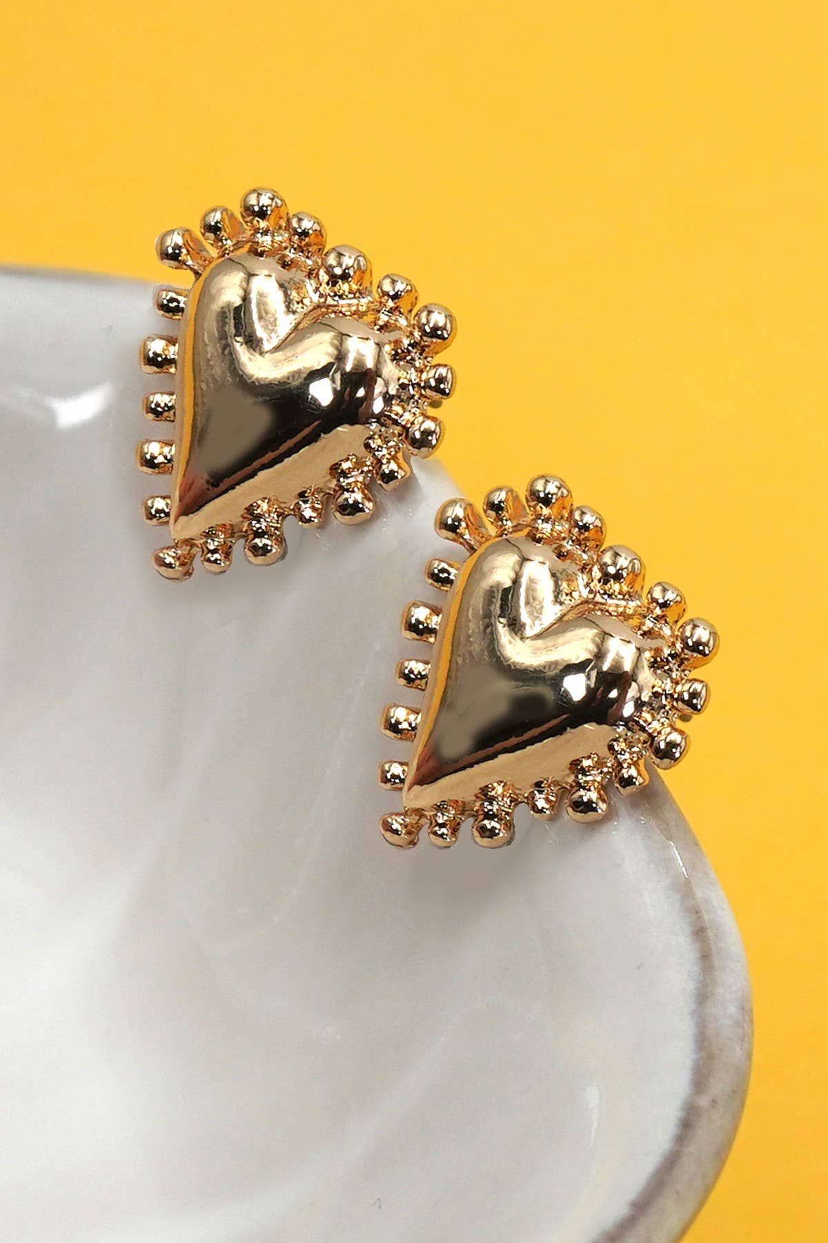 SPIKE EDGE GOLD HEART STUD EARRINGS | 80E6735