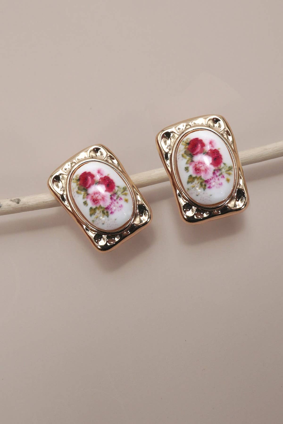 The Vintage Flower Stud Earrings