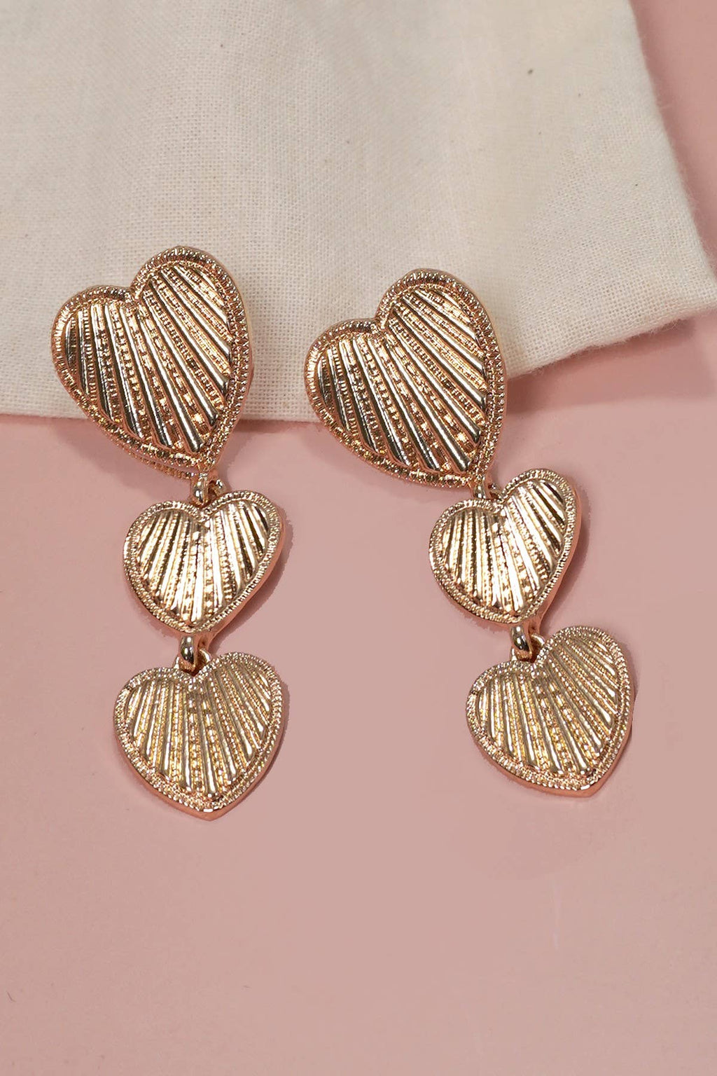 The Knitted Heart Necklace