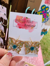 Load image into Gallery viewer, Butterfly Pressed Flower Earrings
