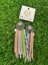 Load image into Gallery viewer, The 3 Pea Earrings
