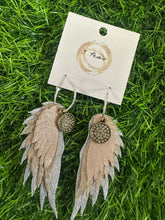 Load image into Gallery viewer, The 3 Pea Earrings
