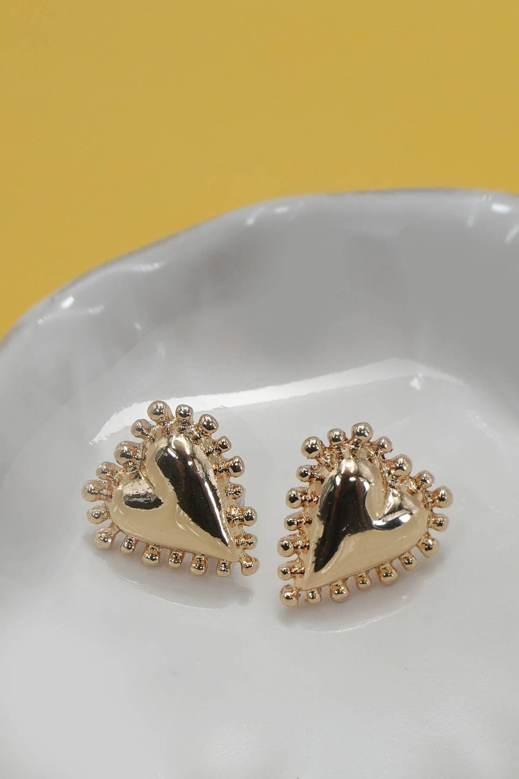 SPIKE EDGE GOLD HEART STUD EARRINGS | 80E6735
